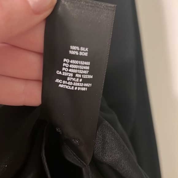 Aritzia Babaton 100% Silk Notion Tunic Size M - Picture 7 of 7